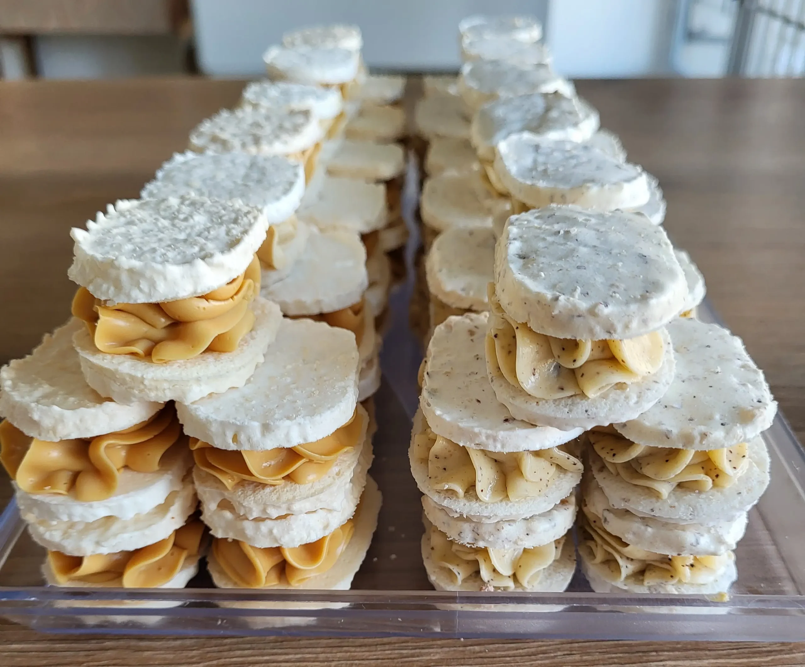 mini laskonka kokosovo-karamelová, ořechovo-kávová