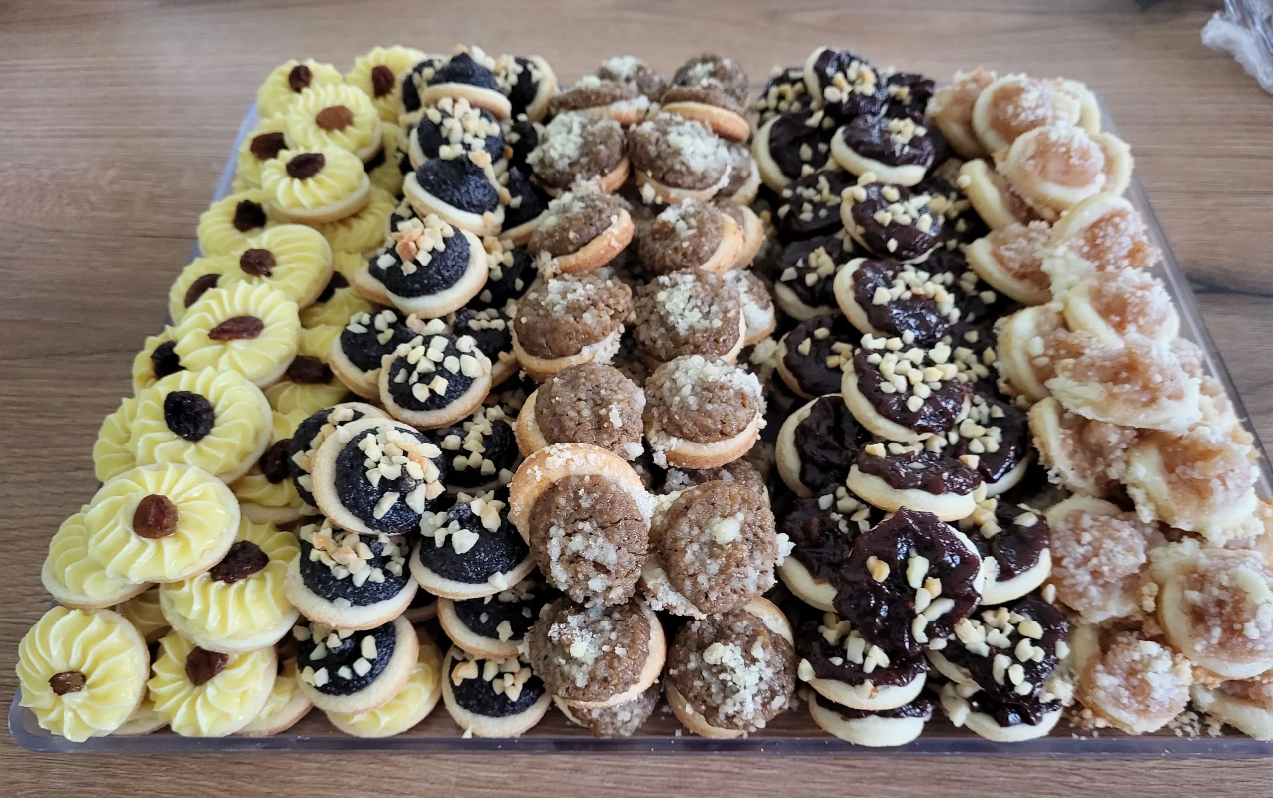 mini punčový řez svatební koláčky-tvarohové,makové,povidlové,ořechové, jablečné
